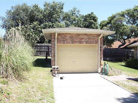 3rd image of 2518 Vaughn Ave