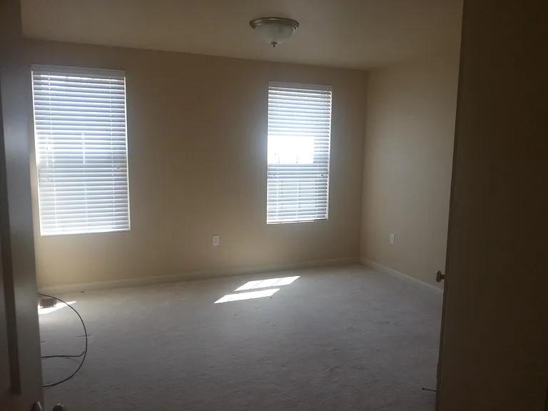 1065 Bayberry Dr — Photo 11