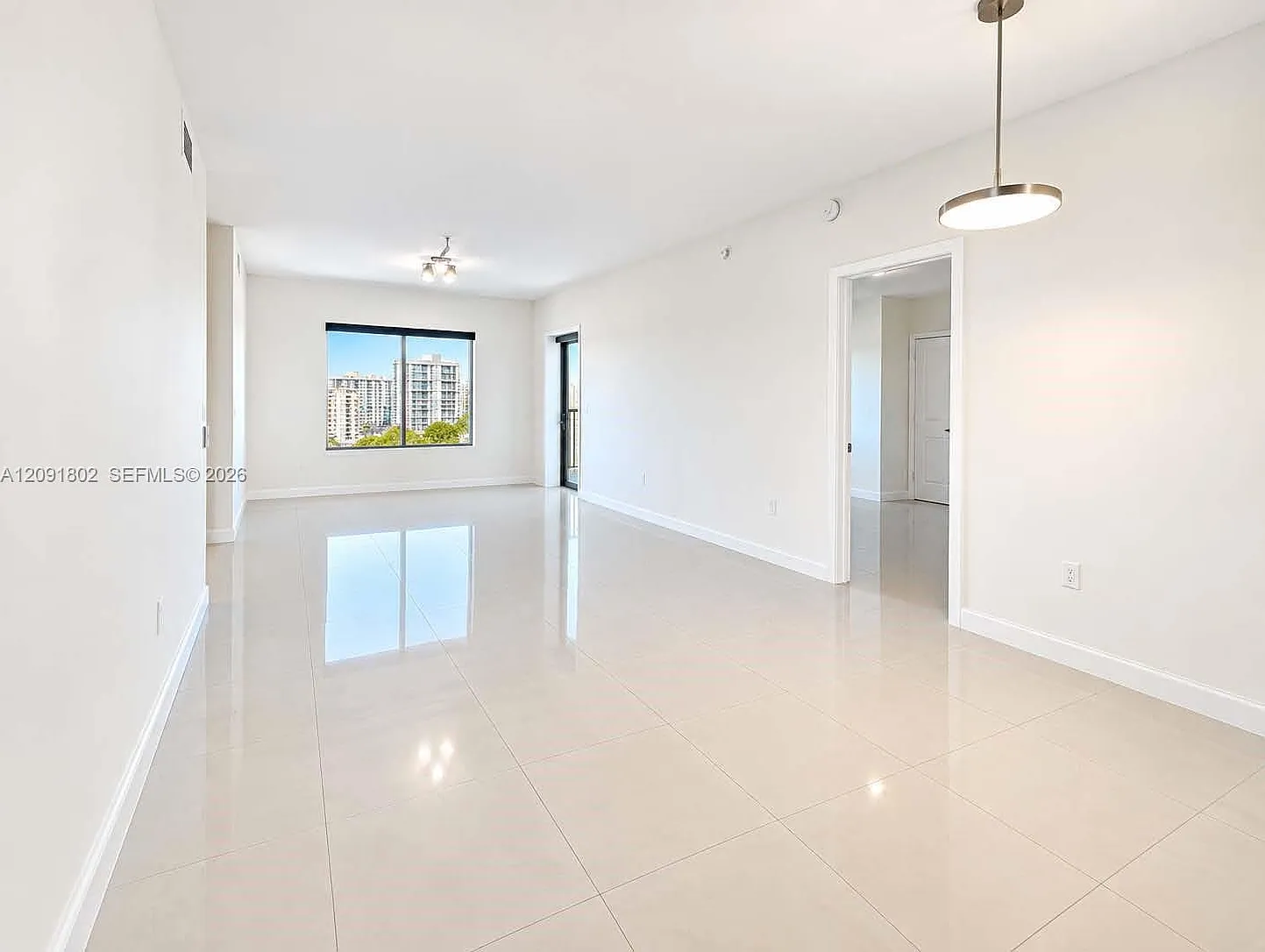 Ten Aragon Condo — Photo 4