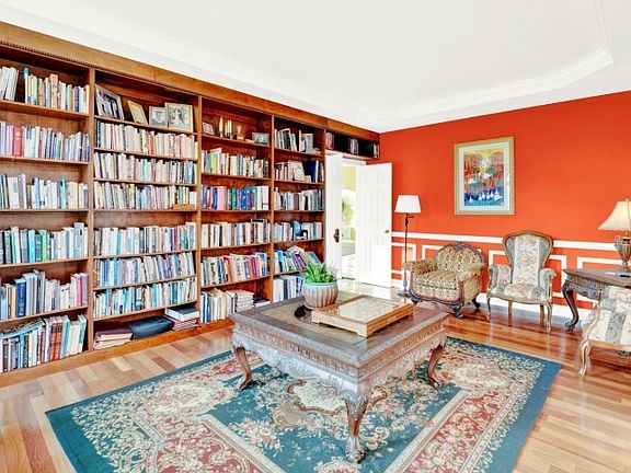 3rd image of 48 Flagstone Hill Rd