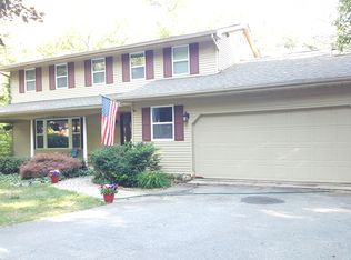 3773 Glen Hills Dr, Hartland, MI 48353