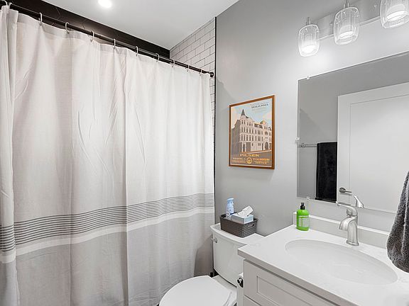 3rd image of 3026 N Allen Ave #2