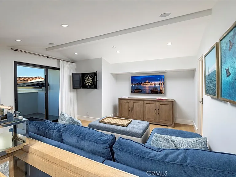 130 S Bay Front — Photo 38