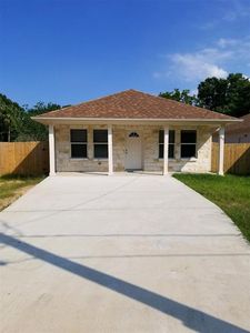 303 Kansas St, Bacliff, TX, 77518