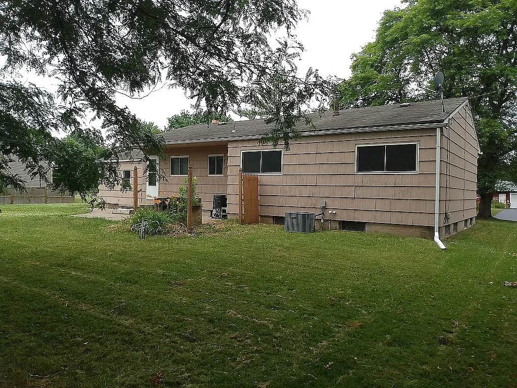 4 bed, 1380 sqft, $2,350 — Photo 4
