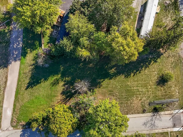 903&905 Georgia St S, Sheridan, IN 46069