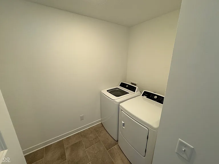1124 Tansley Ln — Photo 22