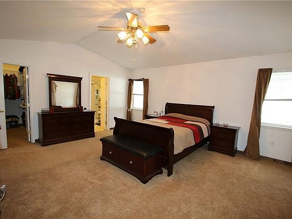 Incredible Master Bedroom w/10x6 Walk-in Closet plus Stylish 9x9 Master Bath featuring Jet Tub surrounded by Ceramic Tile (also 