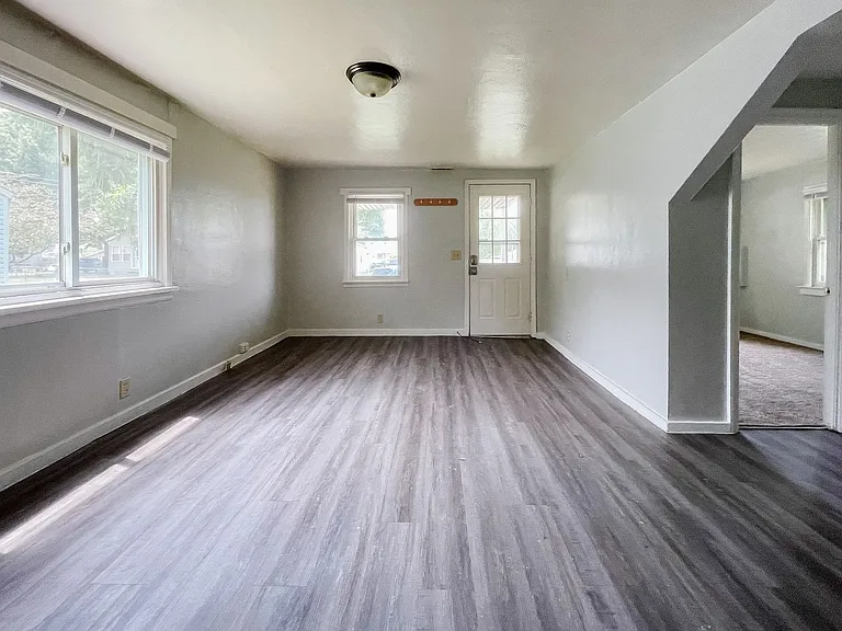 2118 S Penn St — Photo 4