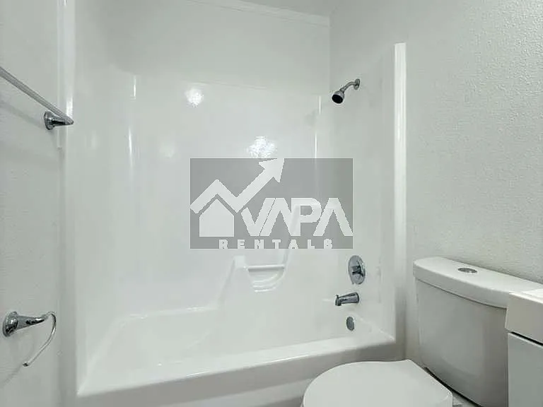 7210 Glen Trl — Photo 17