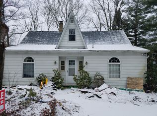 52 Landing Rd, Hewitt, NJ 07421