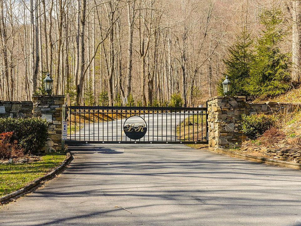 Gated community of Laurel Ridge
