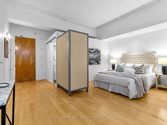 4th image of 160 Baldwin St #409