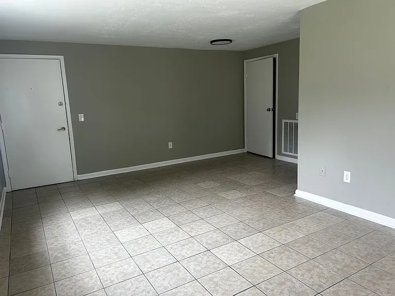 211 Tompkins St — Photo 28