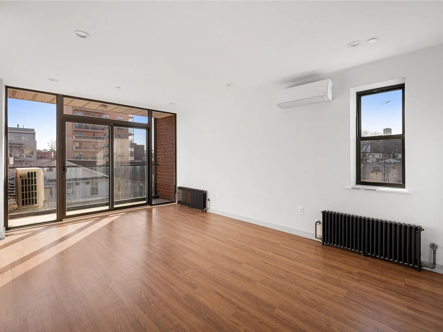 2 bed, 2.0 bath, 770 sqft, $2,750 — Photo 2