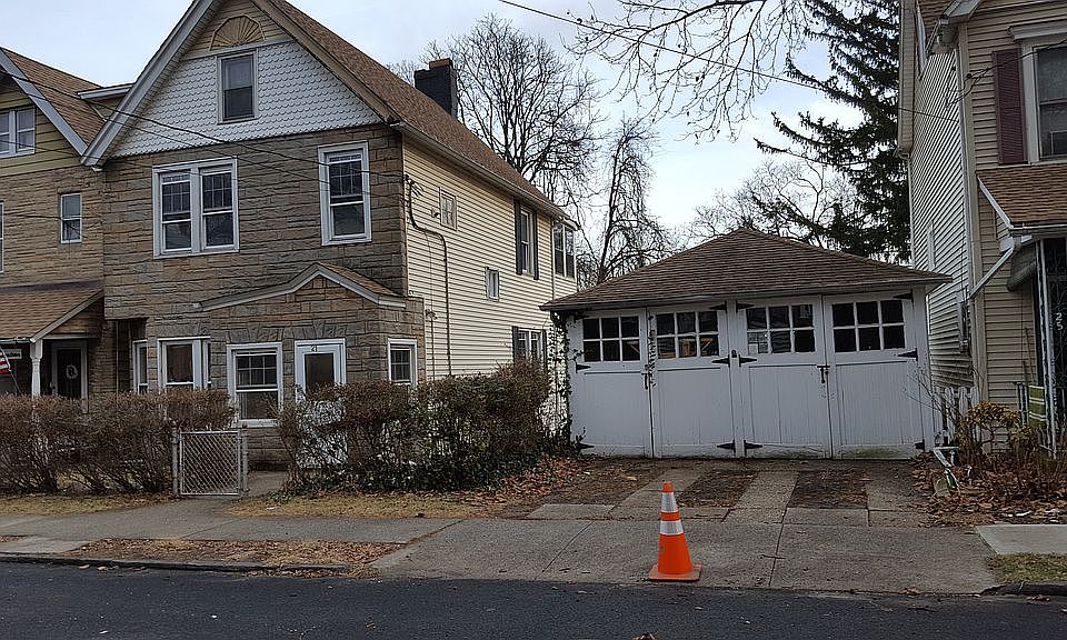 1st image of 21 Catlin Ave