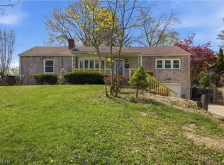 3232 Bears Den Rd, Youngstown, OH 44511