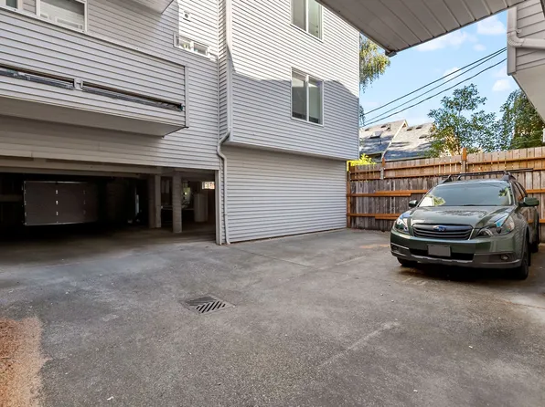 Private Apartments in The Pinehurst Neighborhood, 12054 Roosevelt Way NE #Rhi-b203, Seattle, WA 98125