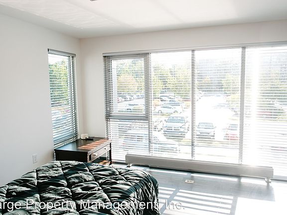 4th image of 115 N Dunn St APT 1