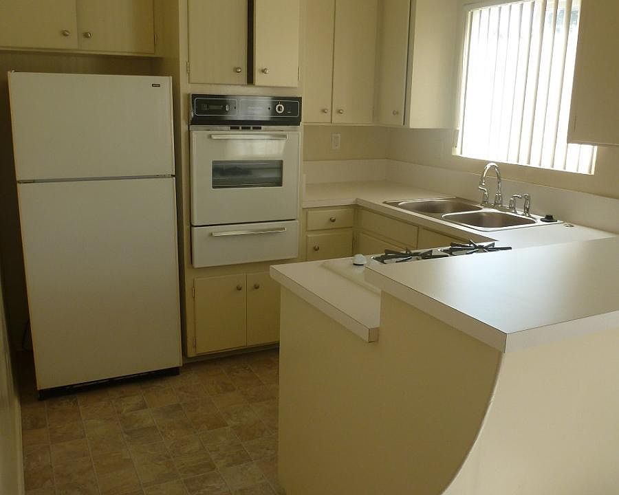 2nd image of 152 3rd Ave APT 1