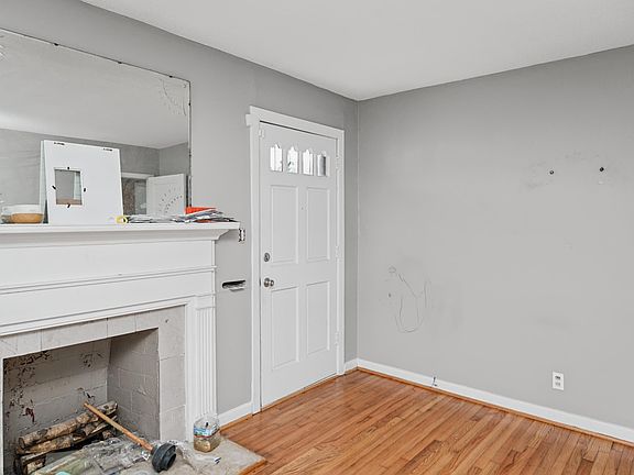 4th image of 2016 Center Way S
