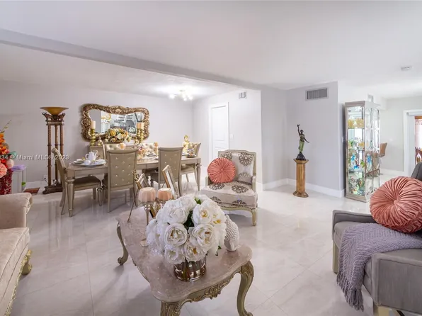 13521 SW 8th Ln, Miami, FL 33184