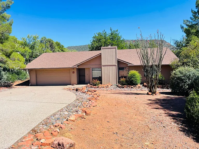 30 Quartz Dr — Photo 1