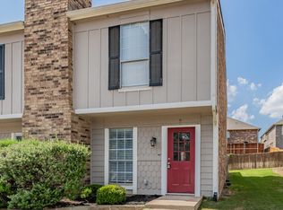 8 Abbey Rd, Euless, TX 76039