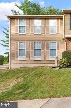 1st image of 1128 Oakwood Ln