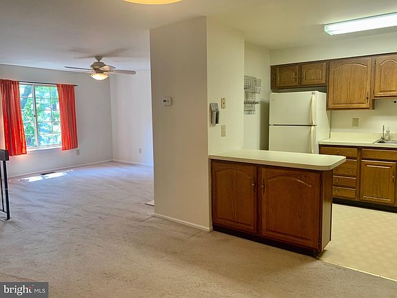4th image of 700 N Pennock St APT 101