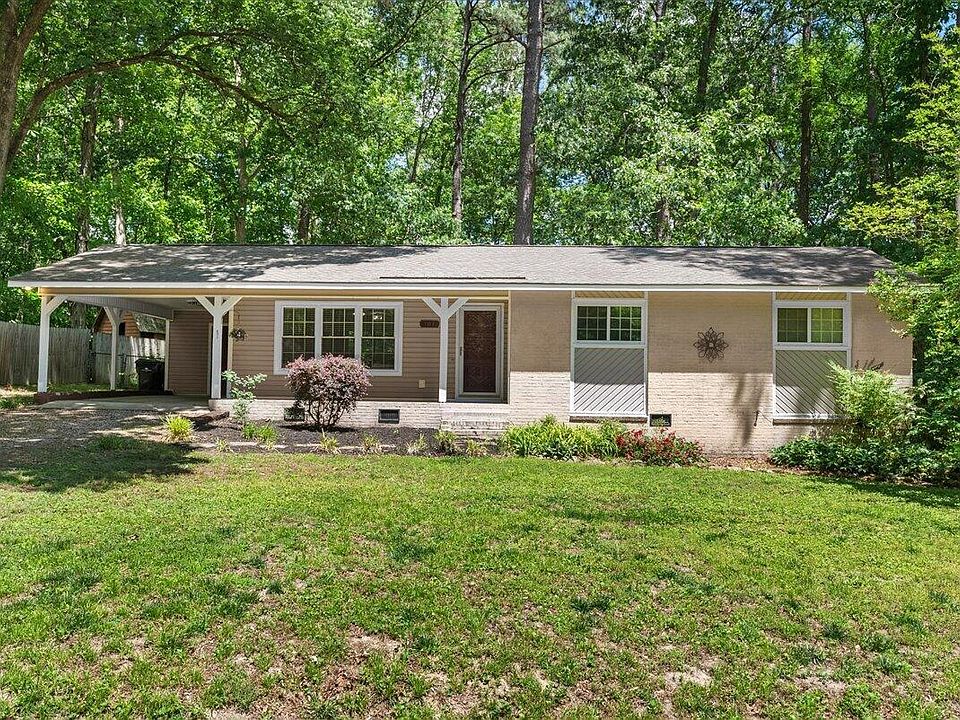 1st image of 103 Pinewood Cir
