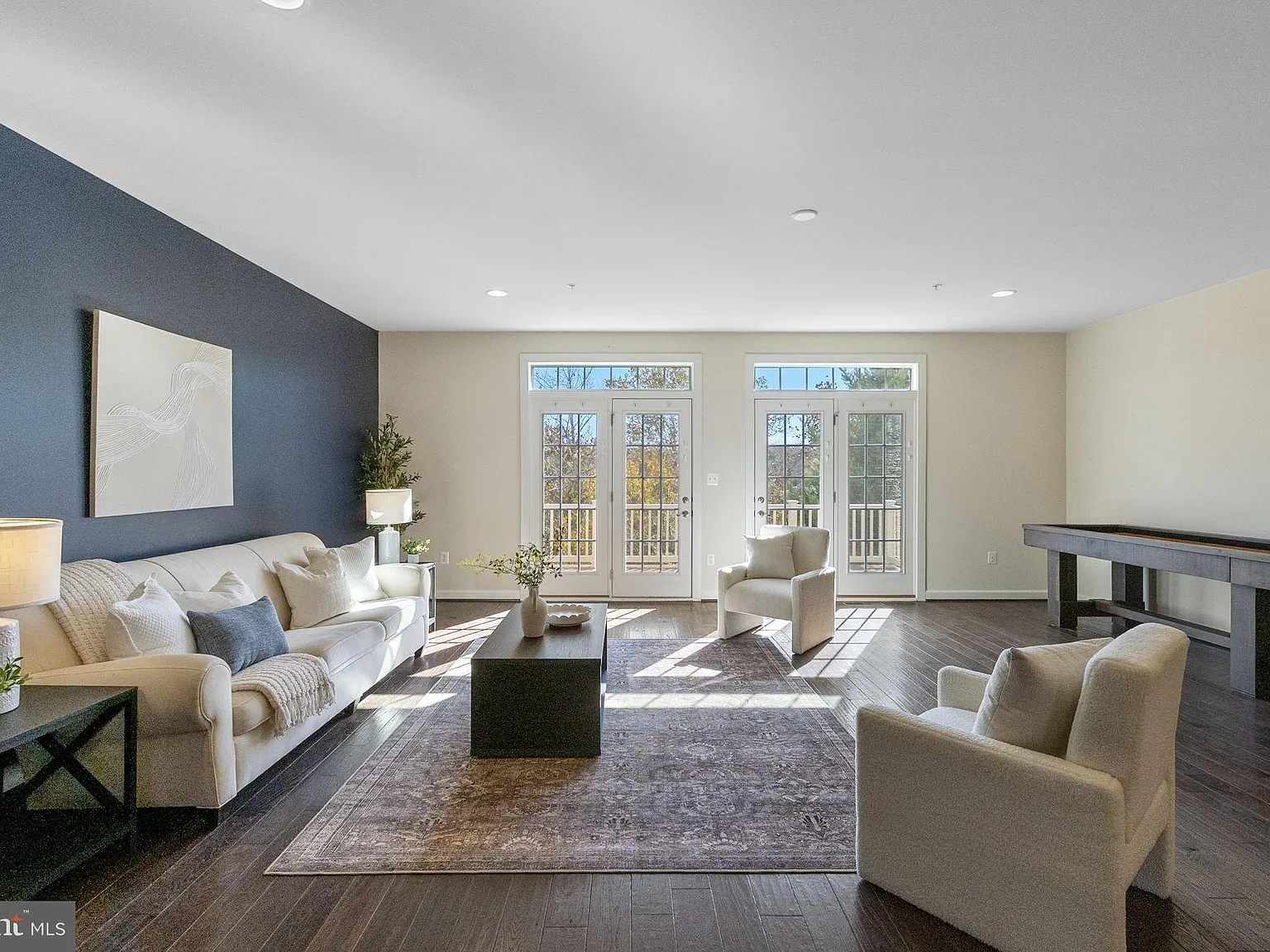 4 bed, 4.5 bath, 3600 sqft, $4,850 — Photo 3