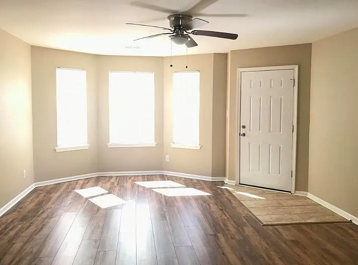 37 Hopewell Ln #A — Photo 1