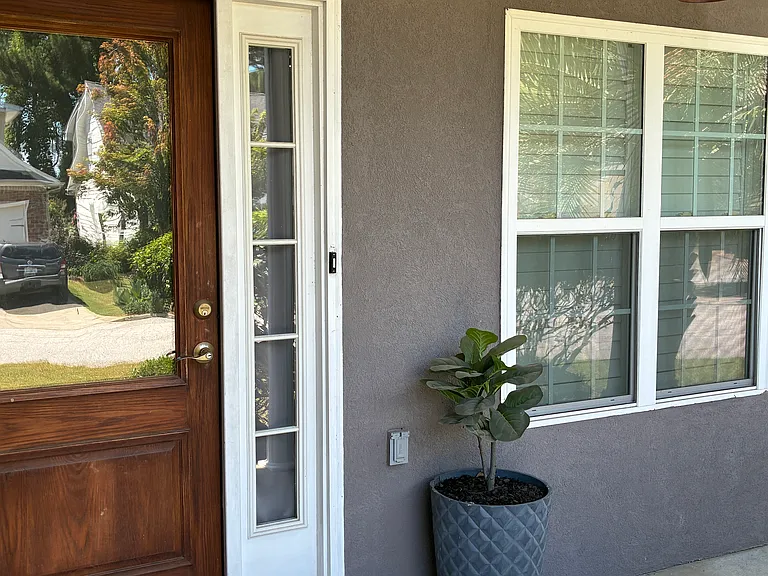 700 Bonnie Oaks Ln — Photo 2