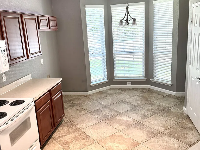 9945 Osprey Dr — Photo 35