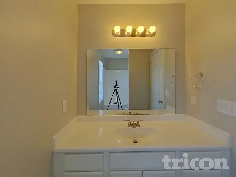 403 Parkstone Ct — Photo 9