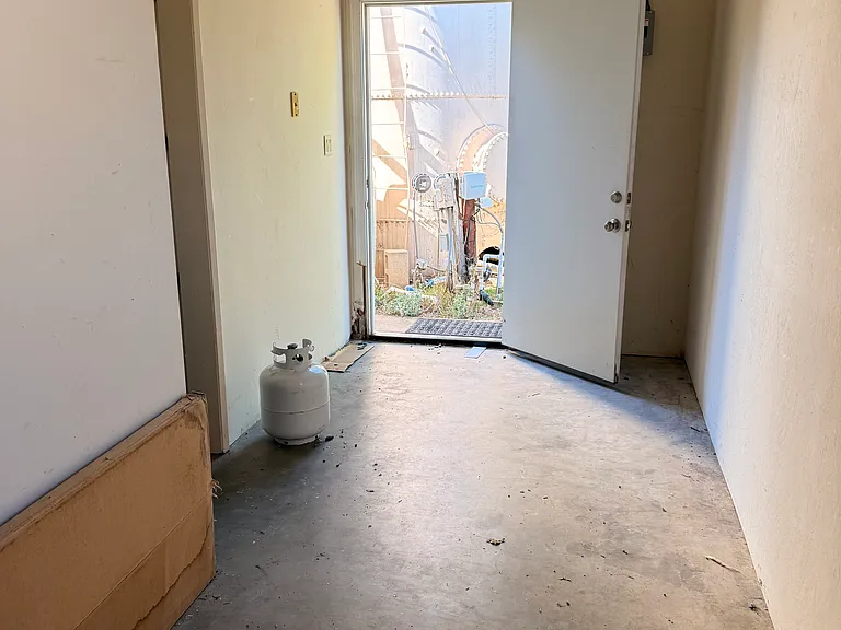 Side storage