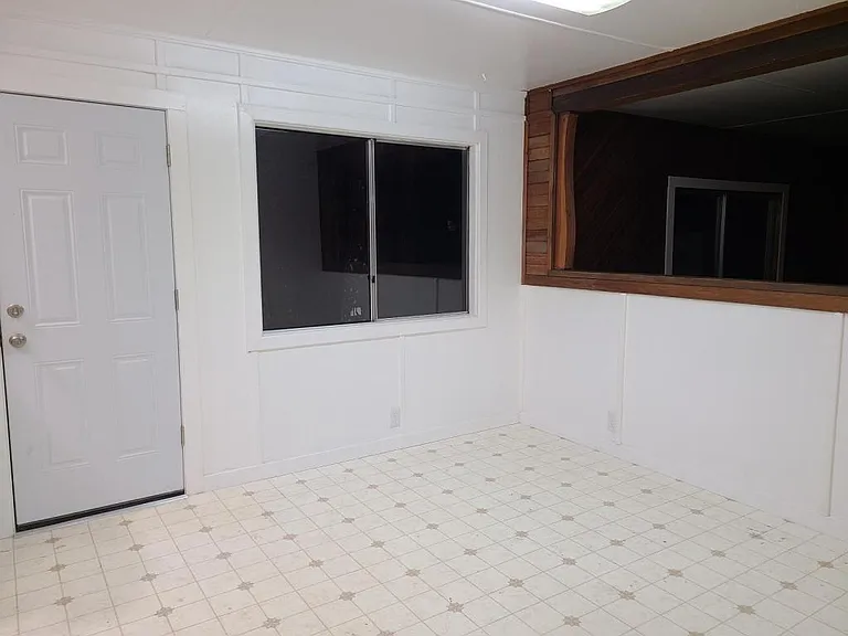 303 E Christina St — Photo 20