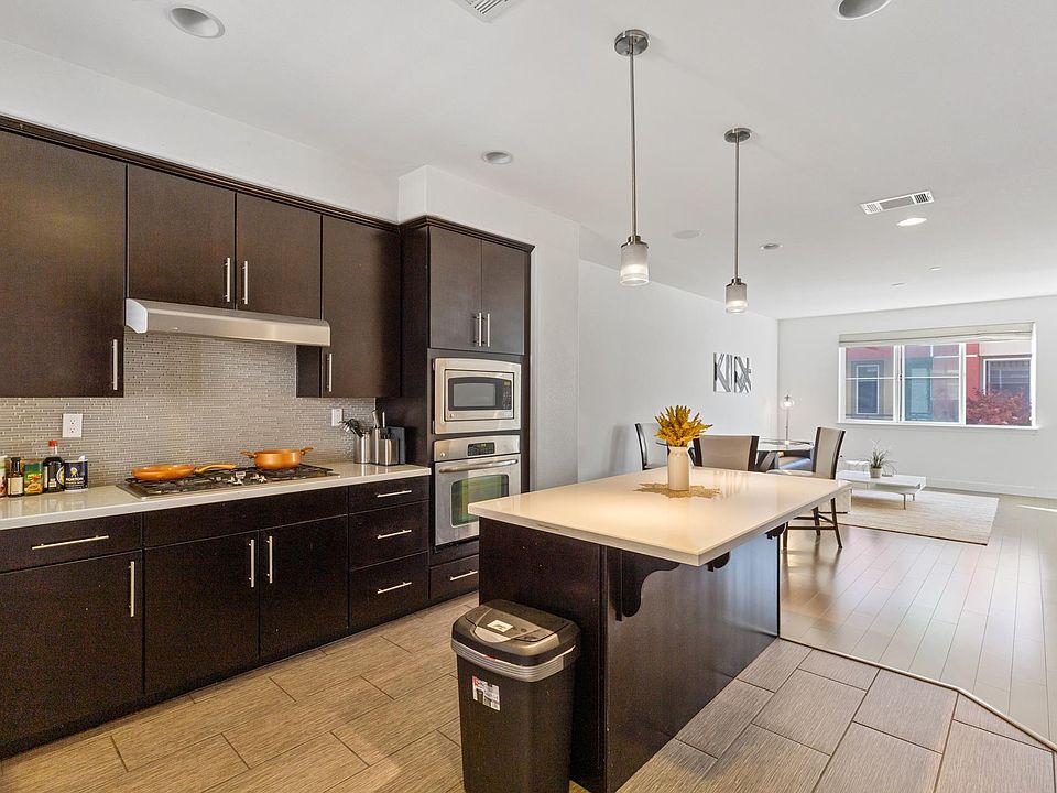 1st image of 1048 Doheny Ter