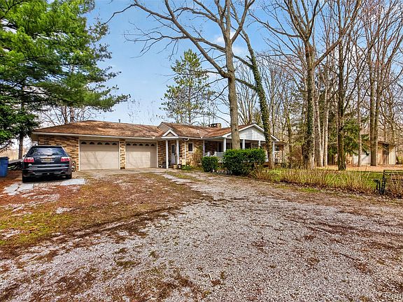 4th image of 8197 Irish Rd