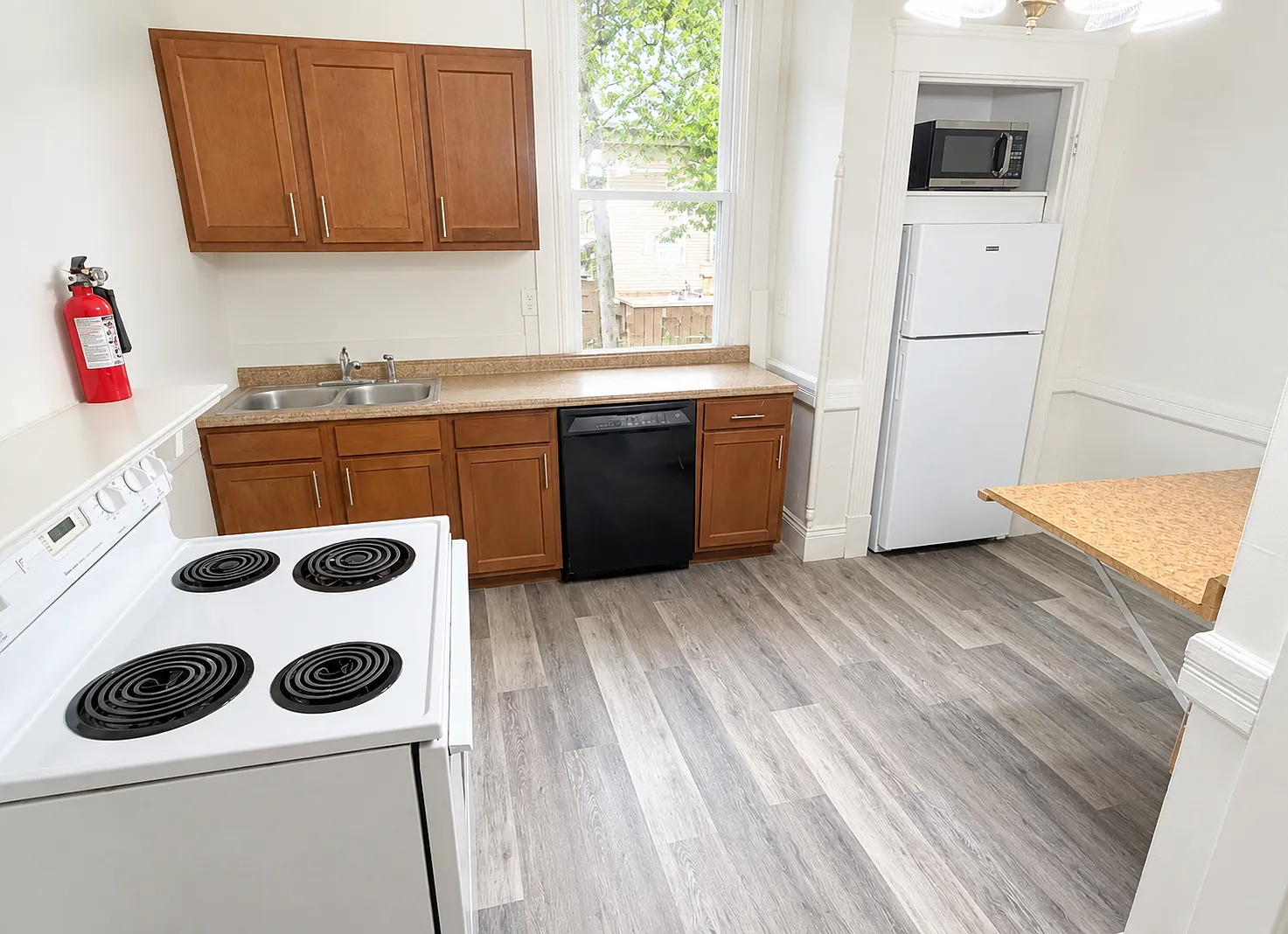 2308 W Clifton Avenue — Photo 2