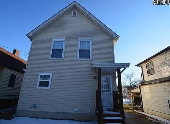 2nd image of 12111 Farringdon Ave