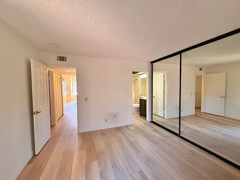 4666 Mission Ave #2 — Photo 6