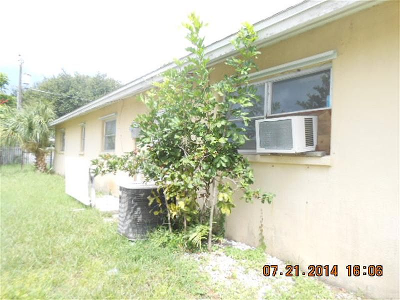 2nd image of 2311 Blackwood Dr