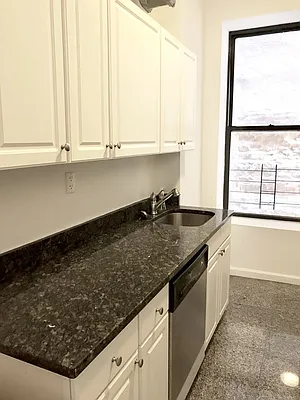 Rented by Platinum Properties | media 19