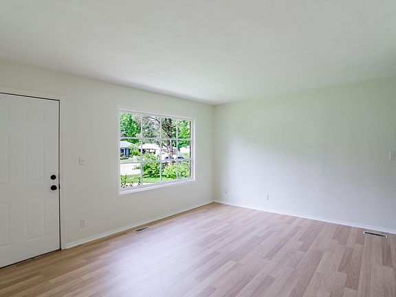 4th image of 6672 E 43rd Pl
