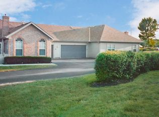 5785 Willow Lake Dr, Grove City, OH 43123