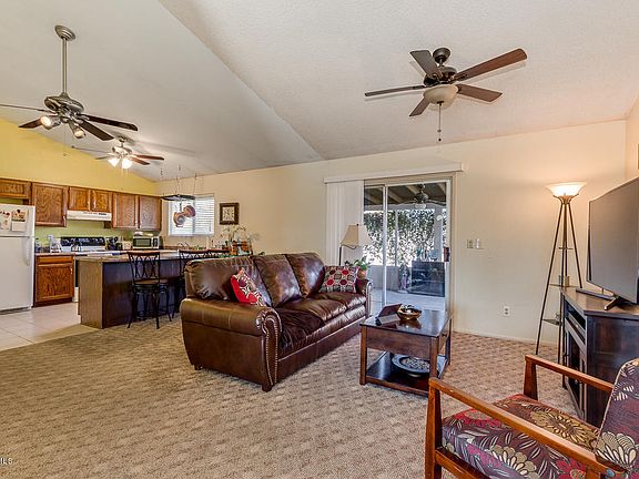 3rd image of 2702 E Juanita Ave