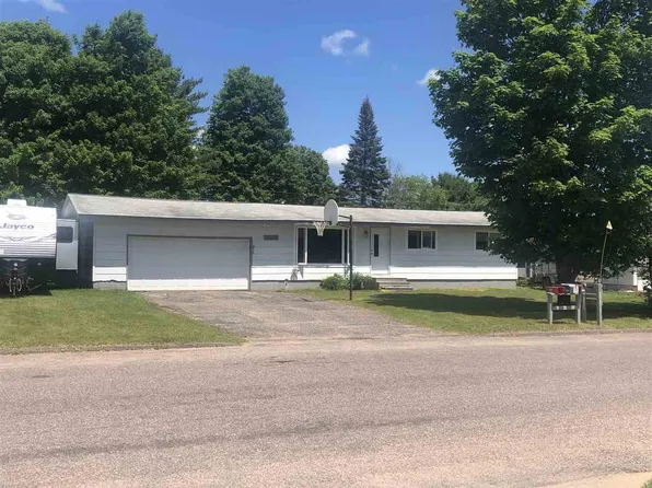 1760 Rosewood Ln, Ishpeming, MI 49849