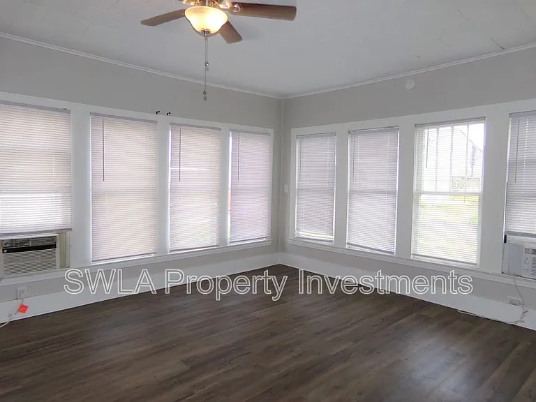 222 E Thomas St — Photo 5